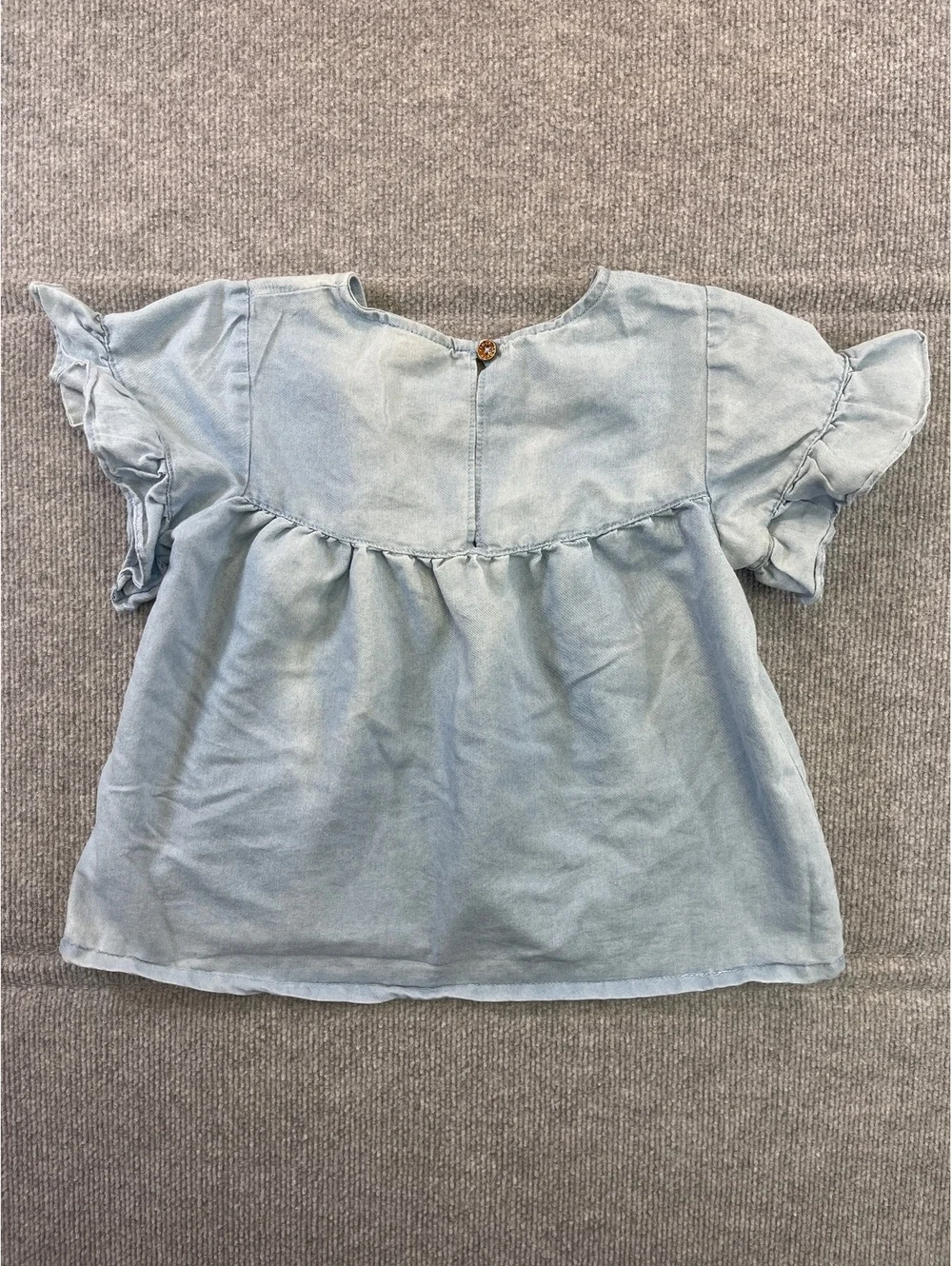 Vince Camuto Girls 10 Light Wash Denim Top Floral Embroidered Ruffle Sleeve